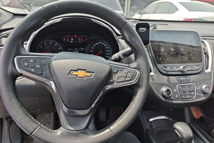 Used Chevrolet Malibu XL 2021 535T Automatic Sport Edition Center Console