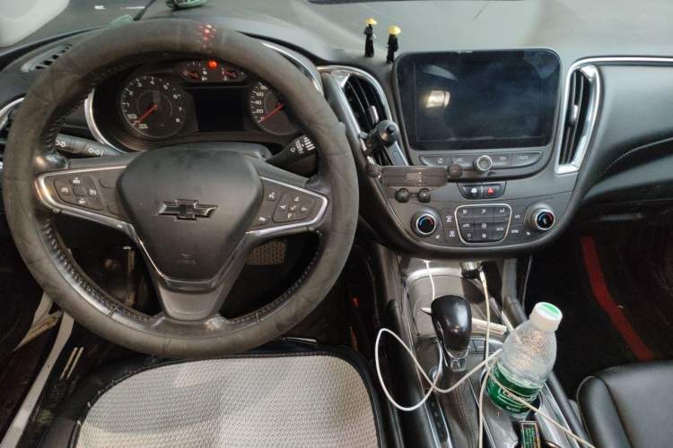 Used Chevrolet Malibu XL 2021 535T Automatic Sport Edition Center Console