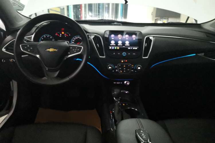 Used Chevrolet Malibu XL 2021 535T Automatic Sport Edition Center Console