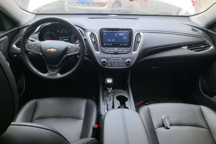 Used Chevrolet Malibu XL 2021 535T Automatic Sport Edition Center Console