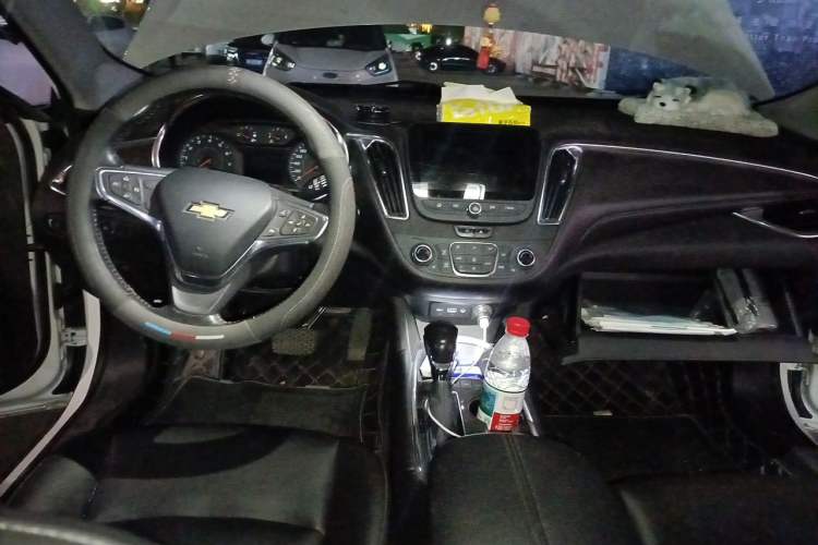 Used Chevrolet Malibu XL 2021 535T Automatic Sport Edition Center Console