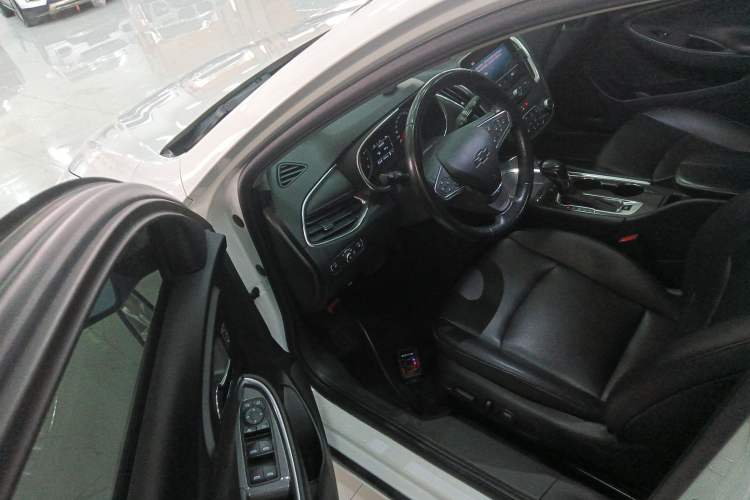 Used Chevrolet Malibu XL 2021 535T Automatic Sport Edition Driver Seat