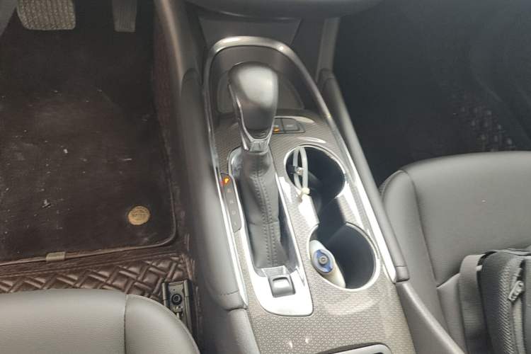 Used Chevrolet Malibu XL 2021 535T Automatic Sport Edition Gear Lever