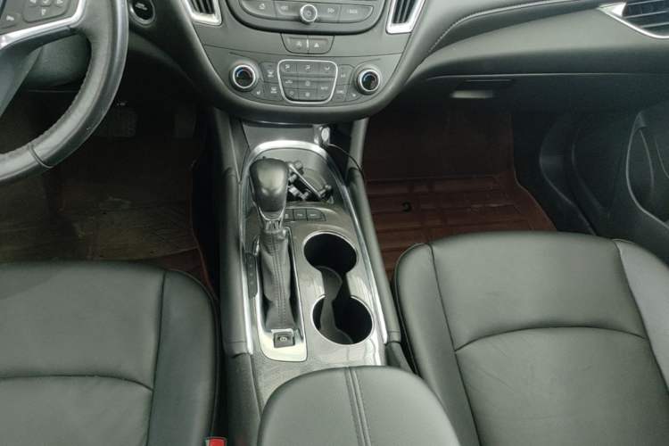 Used Chevrolet Malibu XL 2021 535T Automatic Sport Edition Gear Lever