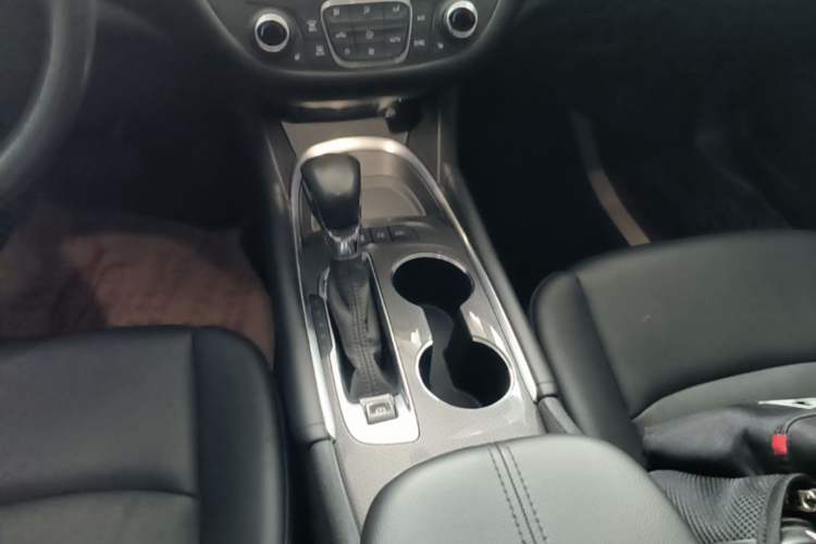 Used Chevrolet Malibu XL 2021 535T Automatic Sport Edition Gear Lever