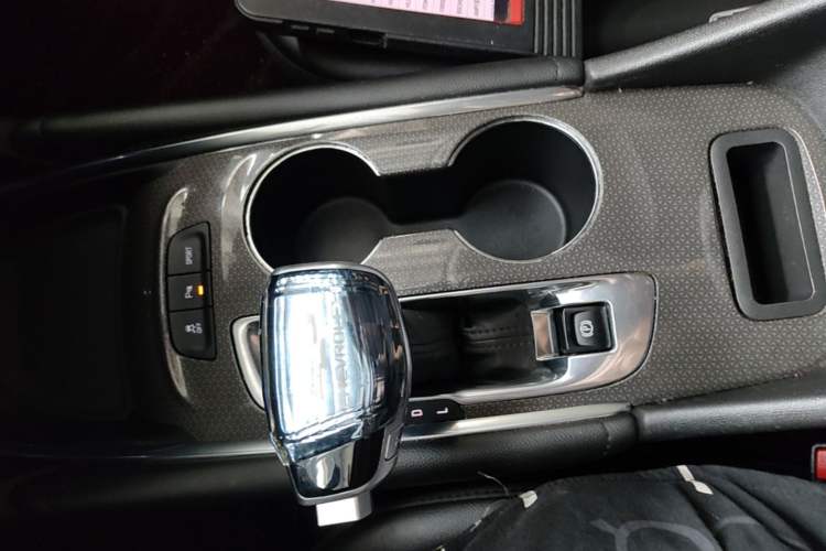 Used Chevrolet Malibu XL 2021 535T Automatic Sport Edition Gear Lever