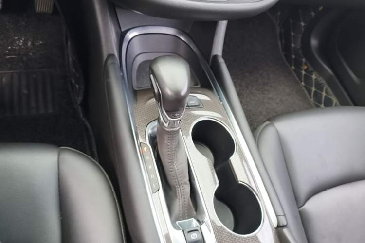 Used Chevrolet Malibu XL 2021 535T Automatic RuiLian Edition Gear Lever