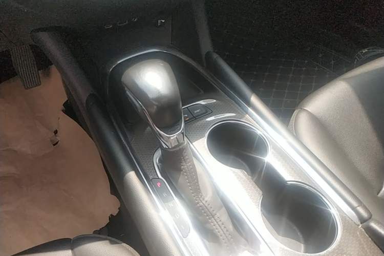 Used Chevrolet Malibu XL 2021 535T Automatic Sport Edition Gear Lever
