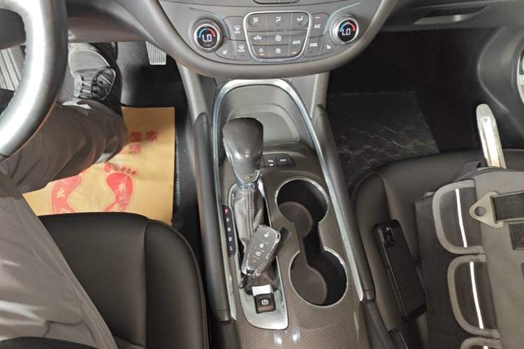 Used Chevrolet Malibu XL 2021 535T Automatic Sport Edition Gear Lever