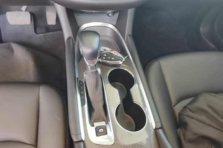 Used Chevrolet Malibu XL 2021 535T Automatic RuiLian Edition Gear Lever