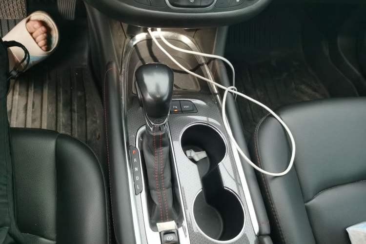 Used Chevrolet Malibu XL 2021 Redline 550T Automatic Sharp Edition Gear Lever