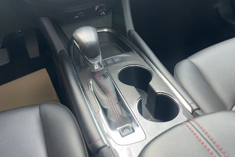 Used Chevrolet Malibu XL 2021 Redline 550T Automatic Sharp Edition Gear Lever