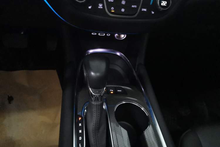 Used Chevrolet Malibu XL 2021 535T Automatic Sport Edition Gear Lever