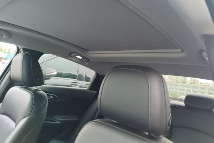 Used Chevrolet Malibu XL 2021 535T Automatic RuiLian Edition Headliner