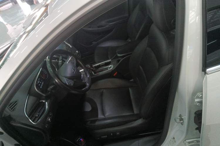 Used Chevrolet Malibu XL 2021 535T Automatic Sport Edition Left Front Seat