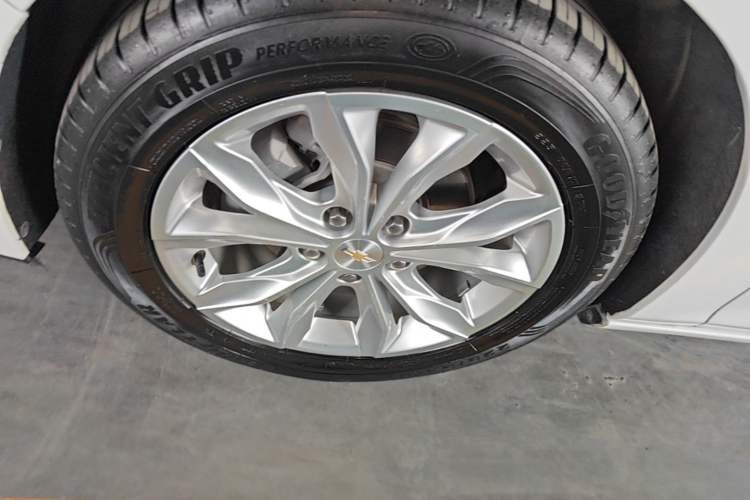 Used Chevrolet Malibu XL 2021 535T Automatic Sport Edition Left Front Wheel Hub