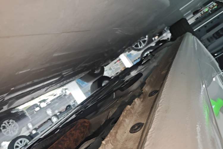 Used Chevrolet Malibu XL 2021 535T Automatic Sport Edition Left Side Sill