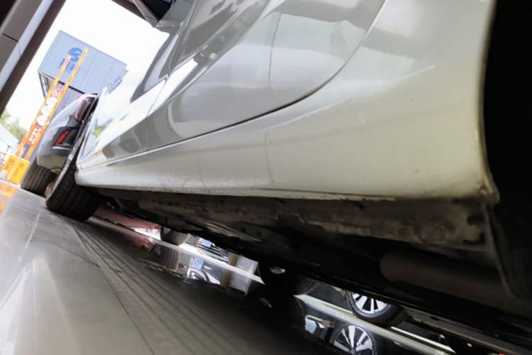 Used Chevrolet Malibu XL 2021 535T Automatic Sport Edition Left Side Sill