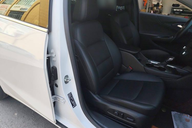 Used Chevrolet Malibu XL 2021 535T Automatic Sport Edition Right Front Seat