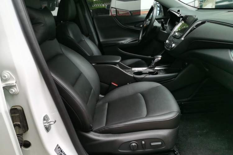 Used Chevrolet Malibu XL 2021 535T Automatic Sport Edition Right Front Seat