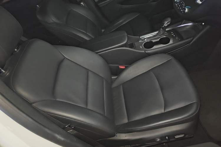 Used Chevrolet Malibu XL 2021 535T Automatic Sport Edition Right Front Seat