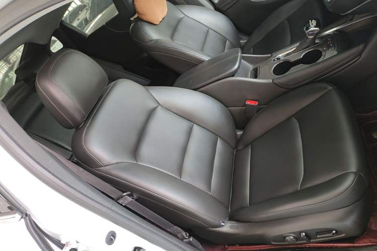 Used Chevrolet Malibu XL 2021 535T Automatic Sport Edition Right Front Seat