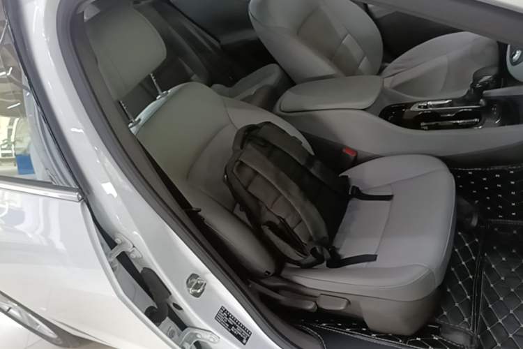 Used Chevrolet Malibu XL 2021 535T Automatic Sharp Edition Right Front Seat
