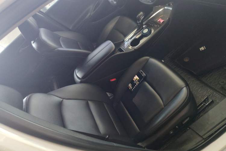 Used Chevrolet Malibu XL 2021 535T Automatic Sport Edition Right Front Seat
