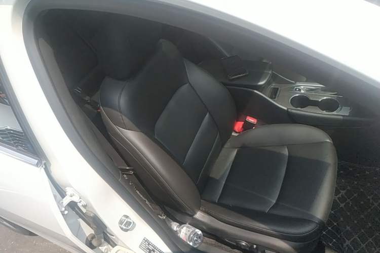 Used Chevrolet Malibu XL 2021 535T Automatic Sport Edition Right Front Seat
