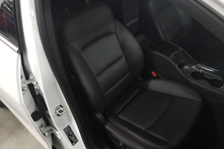 Used Chevrolet Malibu XL 2021 535T Automatic Sport Edition Right Front Seat