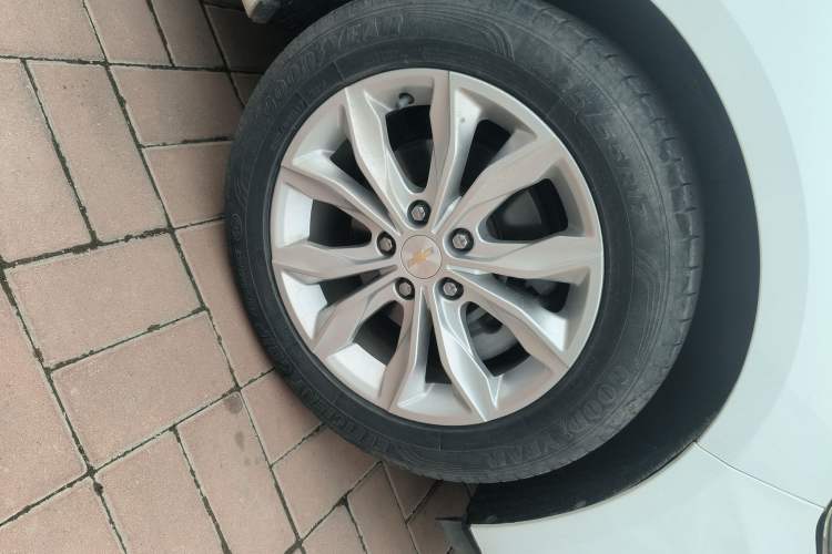 Used Chevrolet Malibu XL 2021 535T Automatic Sport Edition Right Front Wheel Hub