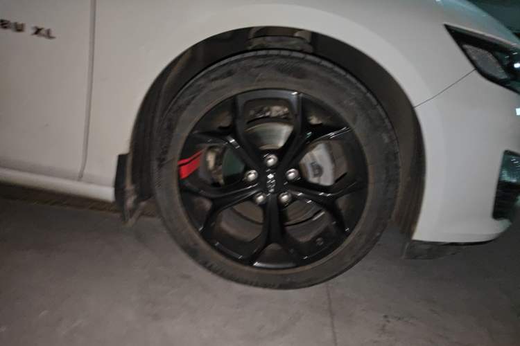 Used Chevrolet Malibu XL 2021 Redline 550T Automatic RuiLian Edition Right Front Wheel Hub