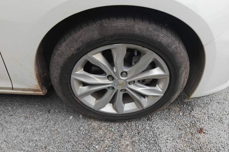 Used Chevrolet Malibu XL 2021 535T Automatic Sport Edition Right Front Wheel Hub