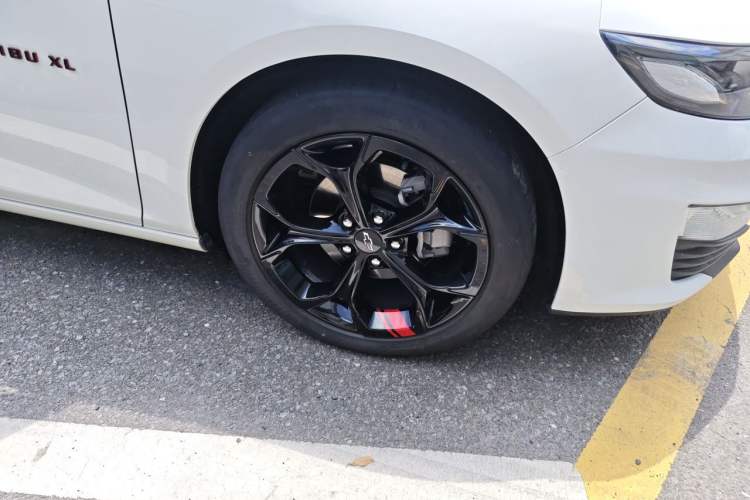 Used Chevrolet Malibu XL 2021 Redline 550T Automatic Sharp Edition Right Front Wheel Hub