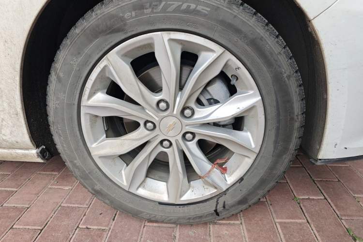 Used Chevrolet Malibu XL 2021 535T Automatic Sport Edition Right Front Wheel Hub