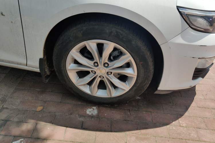 Used Chevrolet Malibu XL 2021 535T Automatic Sport Edition Right Front Wheel Hub
