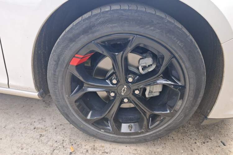 Used Chevrolet Malibu XL 2021 Redline 550T Automatic Sharp Edition Right Front Wheel Hub