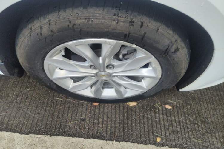 Used Chevrolet Malibu XL 2021 535T Automatic Sport Edition Right Front Wheel Hub