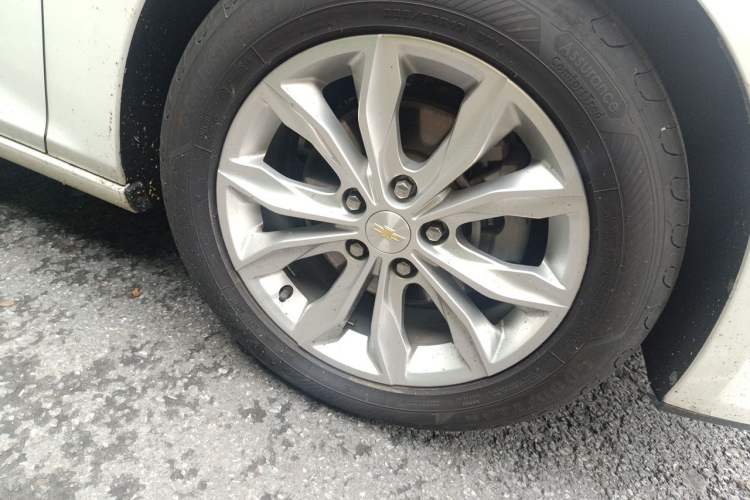 Used Chevrolet Malibu XL 2021 535T Automatic Sport Edition Right Front Wheel Hub
