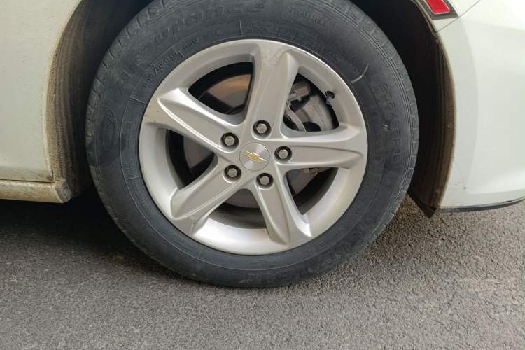 Used Chevrolet Malibu XL 2021 535T Automatic Sharp Edition Right Front Wheel Hub