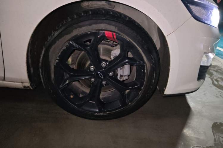 Used Chevrolet Malibu XL 2021 Redline 550T Automatic Sharp Edition Right Front Wheel Hub