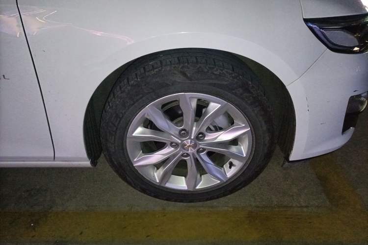 Used Chevrolet Malibu XL 2021 535T Automatic Sport Edition Right Front Wheel Hub