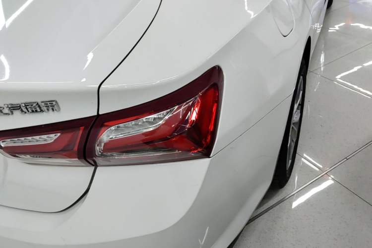 Used Chevrolet Malibu XL 2021 535T Automatic Sport Edition Right Rear Taillight