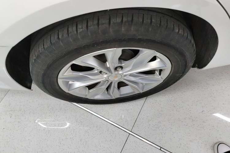 Used Chevrolet Malibu XL 2021 535T Automatic Sport Edition Right Rear Wheel Hub