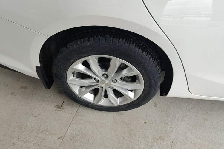 Used Chevrolet Malibu XL 2021 535T Automatic Sport Edition Right Rear Wheel Hub