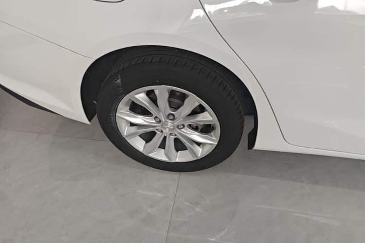 Used Chevrolet Malibu XL 2021 535T Automatic Sport Edition Right Rear Wheel Hub