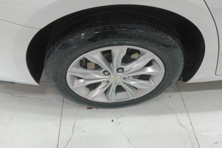 Used Chevrolet Malibu XL 2021 535T Automatic Sport Edition Right Rear Wheel Hub