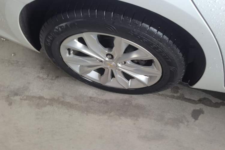 Used Chevrolet Malibu XL 2021 535T Automatic Sport Edition Right Rear Wheel Hub