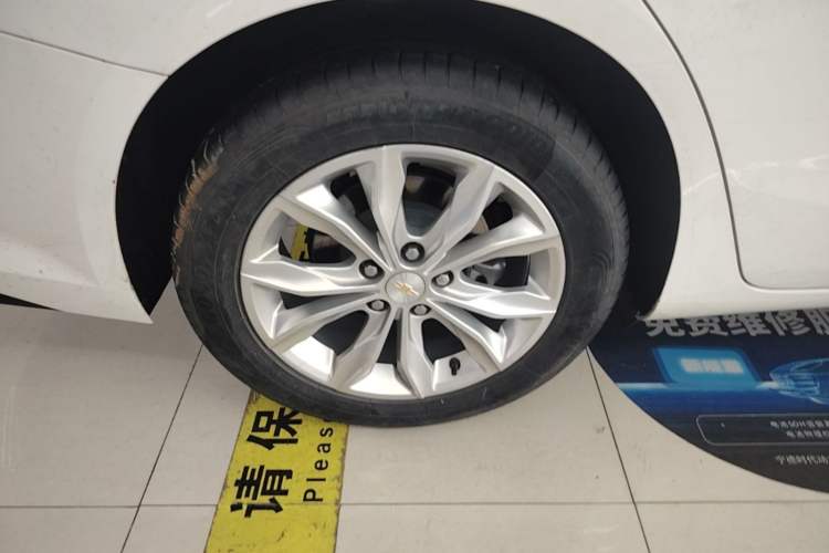 Used Chevrolet Malibu XL 2021 535T Automatic Sport Edition Right Rear Wheel Hub