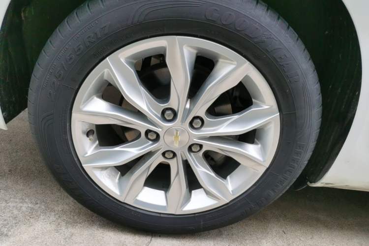 Used Chevrolet Malibu XL 2021 535T Automatic Sport Edition Right Rear Wheel Hub